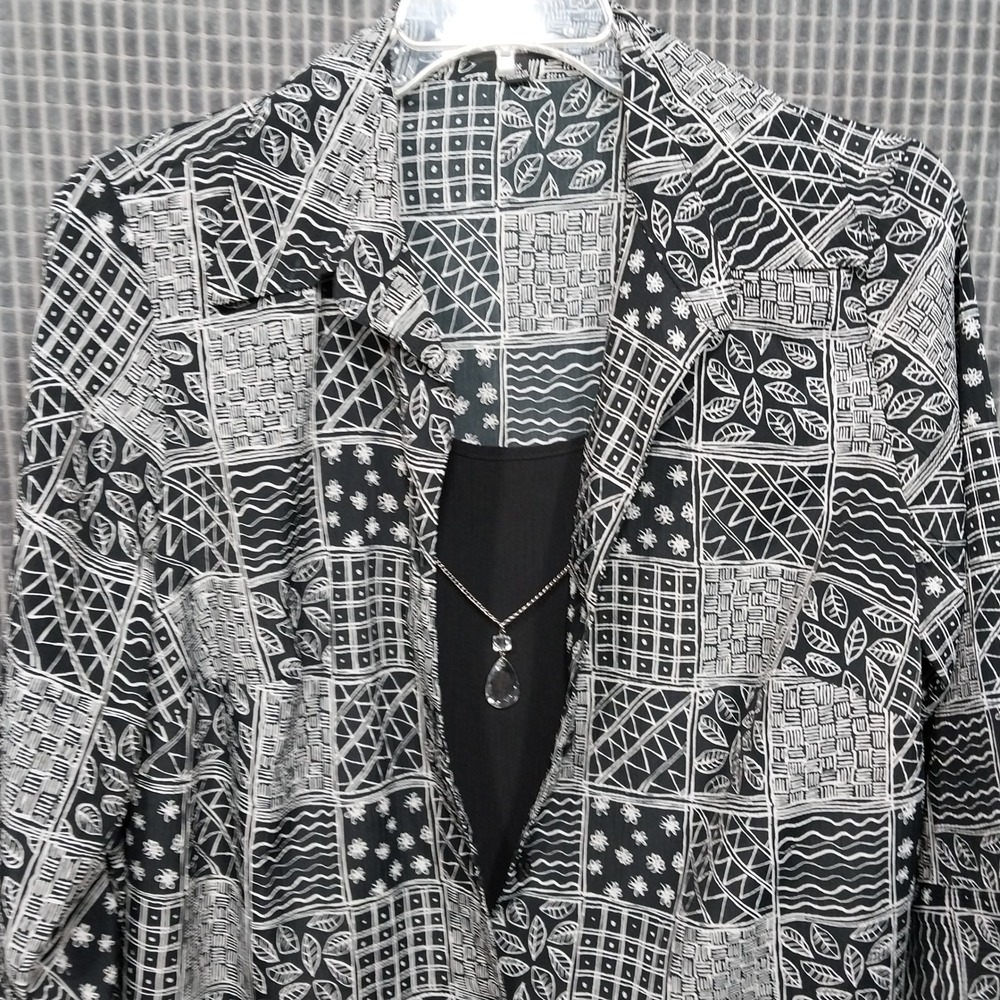 Notations Button Up Shirt Women Patchwork Print Necklace 1X Black White WCYF0121